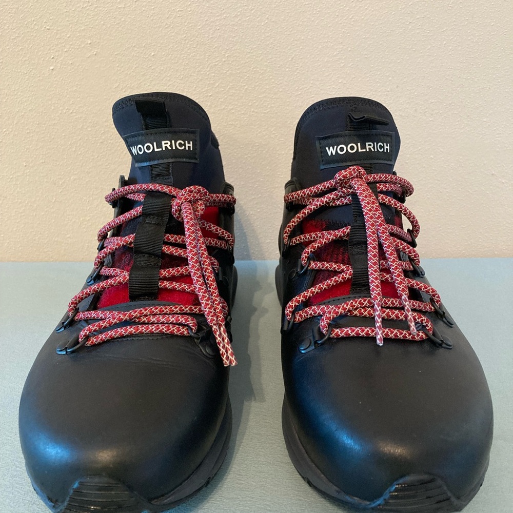 Woolrich Vibram sole. Mens 10